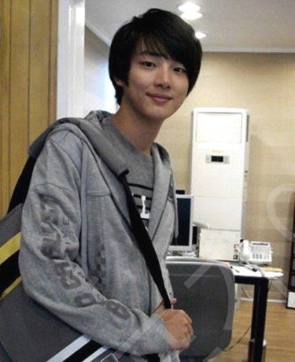 결국 터졌다! 윤시윤 어머니의 44년 만의 중학교 졸업식, 그 뒷이야기